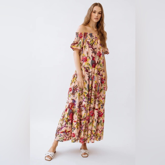 Guadalupe Momposina Raven Peach Dress off-the-shoulder - Picture 16 of 16